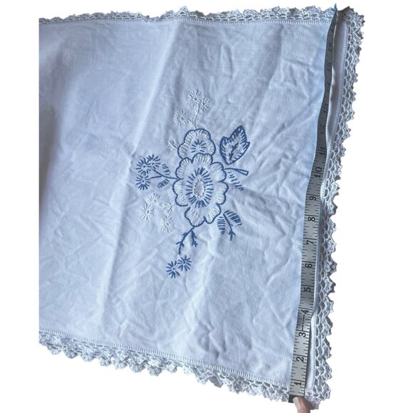 Vintage Embroidered Floral Table Runner With Crocheted Edges 18x42 - Picture 10 of 11